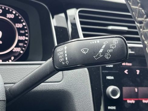 Used 2019 Volkswagen Golf R 4-Door AWD/4WD image 30