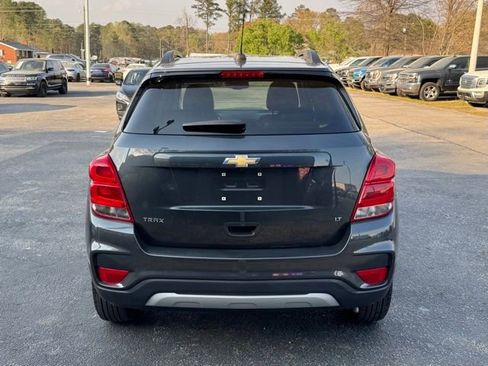 Used 2017 Chevrolet Trax LT w/ LT Convenience Package image 6