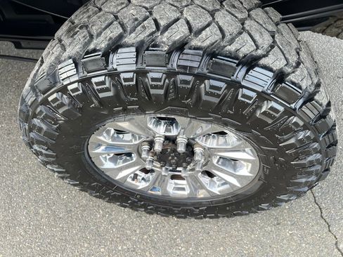 Used 2014 Ford F350 Lariat w/ Lariat Interior Package image 12