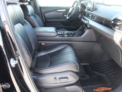 Used 2024 Honda Pilot TrailSport image 21
