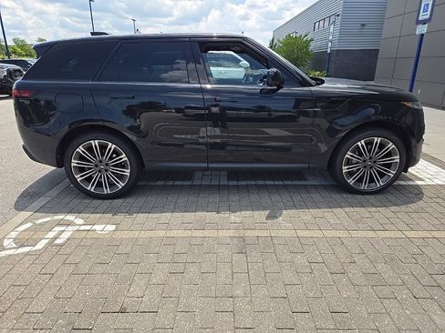 Certified 2024 Land Rover Range Rover Sport SE AWD/4WD image 4