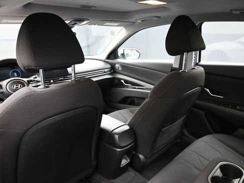 Certified 2025 Hyundai Elantra SEL w/ Cargo Package image 19