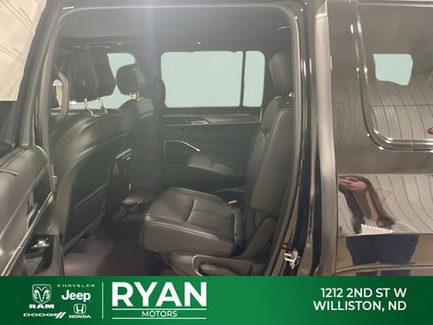 New 2026 Jeep Grand Wagoneer Limited AWD/4WD image 15