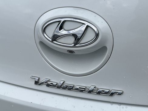 Used 2016 Hyundai Veloster Turbo FWD image 8