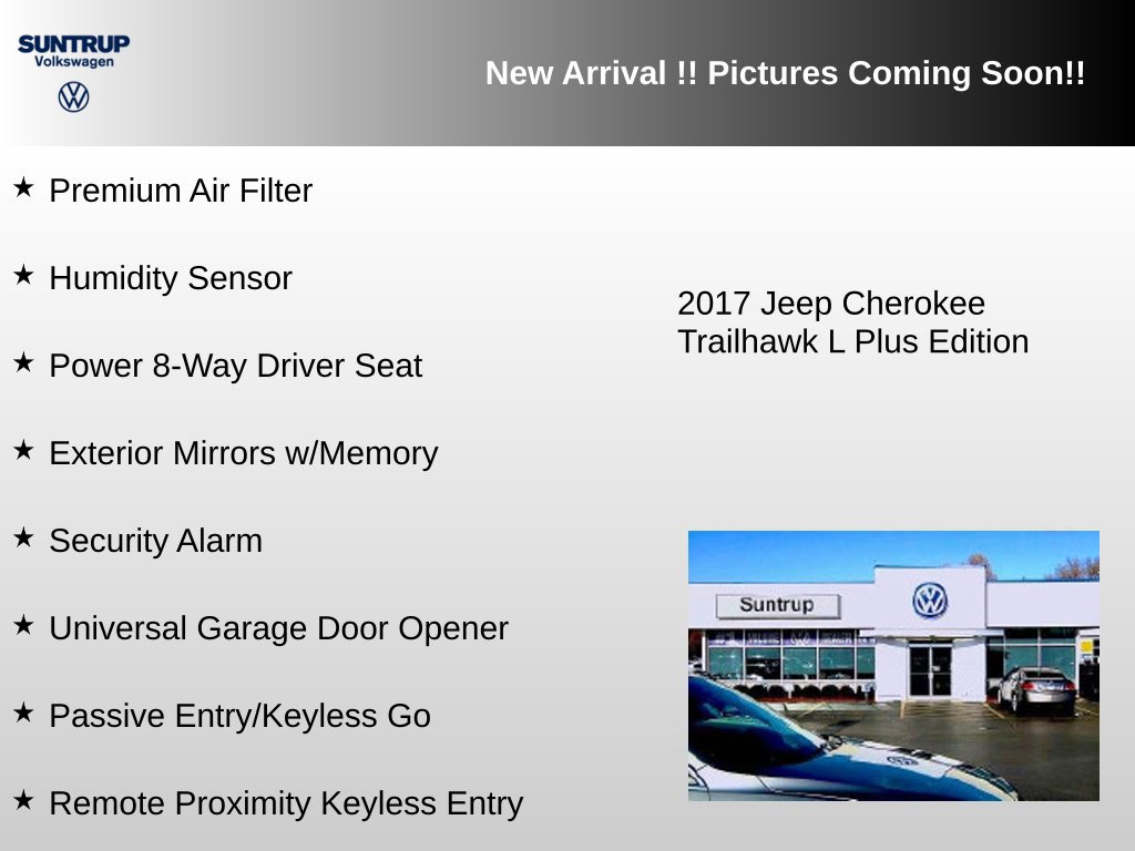 Used 2017 Jeep Cherokee Trailhawk AWD/4WD image 4