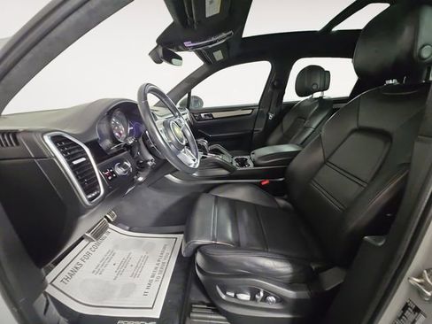 Used 2021 Porsche Cayenne GTS image 9