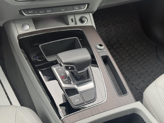 Used 2022 Audi Q5 2.0T Premium AWD/4WD image 30