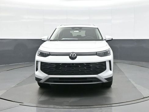 New 2026 Volkswagen Tiguan SE AWD/4WD image 2
