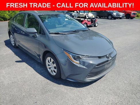 Used 2025 Toyota Corolla LE FWD image 1