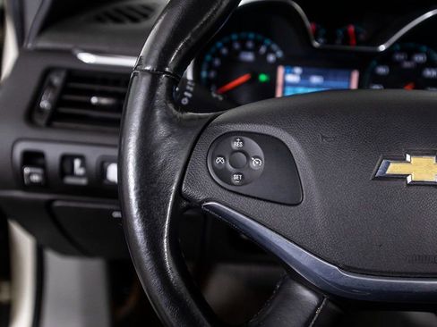 Used 2014 Chevrolet Impala LT w/ Convenience Package image 28