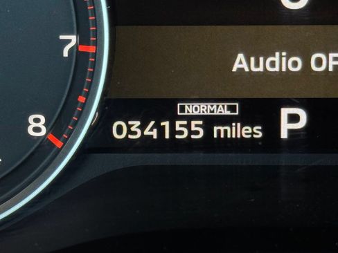 Used 2025 Mitsubishi Outlander SE FWD image 6