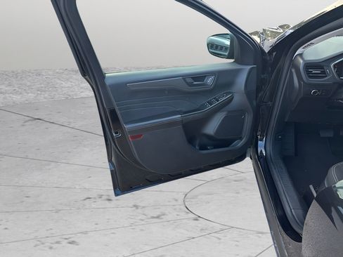 Used 2025 Ford Escape Active FWD image 22