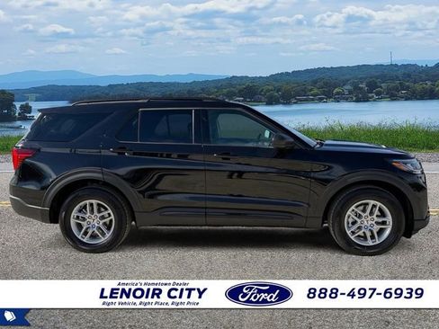 New 2026 Ford Explorer Active w/ Active Comfort Package RWD image 2