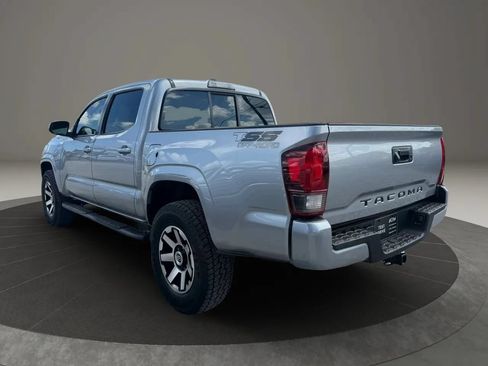Used 2018 Toyota Tacoma SR w/ SR Convenience Package RWD image 6