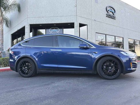 Used 2020 Tesla Model X Long Range AWD/4WD image 8