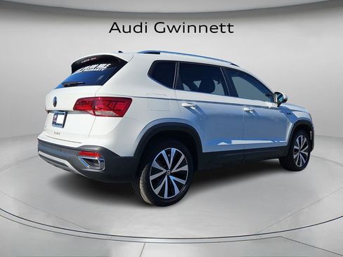 Used 2024 Volkswagen Taos SE image 8