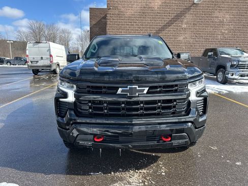 Used 2024 Chevrolet Silverado 1500 LT Trail Boss w/ Convenience Package II image 4