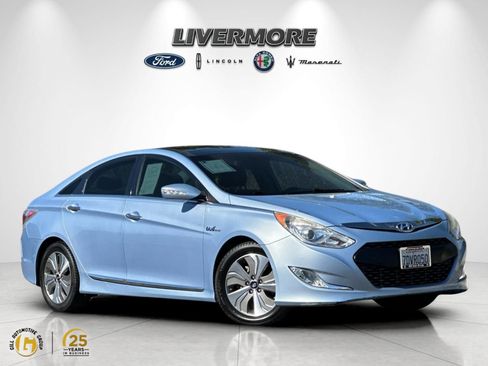 Used 2013 Hyundai Sonata Limited w/ Panoramic Sunroof Pkg FWD image 1
