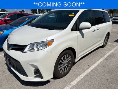 Used 2018 Toyota Sienna XLE w/ Carpet Mat Package