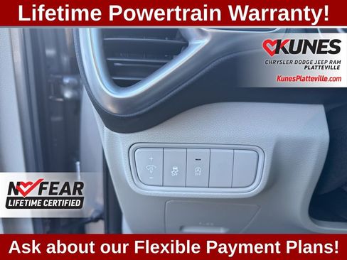 Used 2025 Kia Soul LX image 16