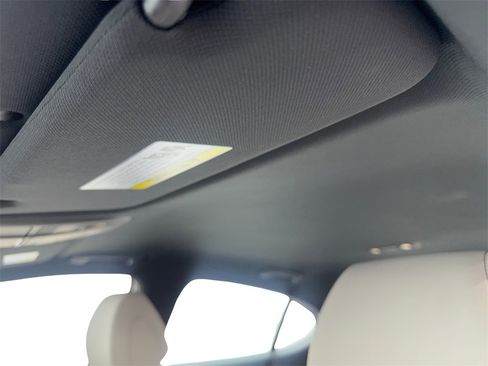 Used 2025 Genesis G70 2.5T image 74