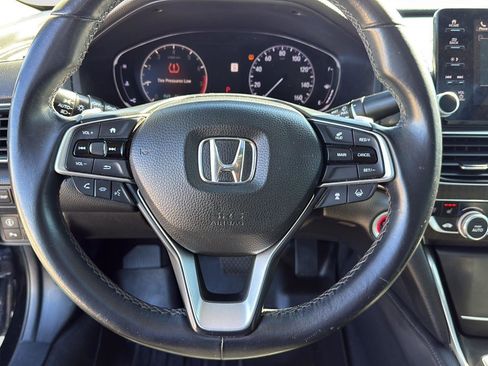 Used 2018 Honda Accord Touring image 14