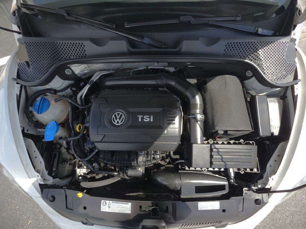 Used 2014 Volkswagen Beetle R-Line FWD image 20
