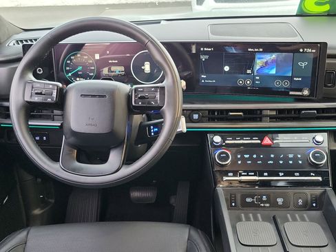 Certified 2025 Hyundai Santa Fe Calligraphy image 8