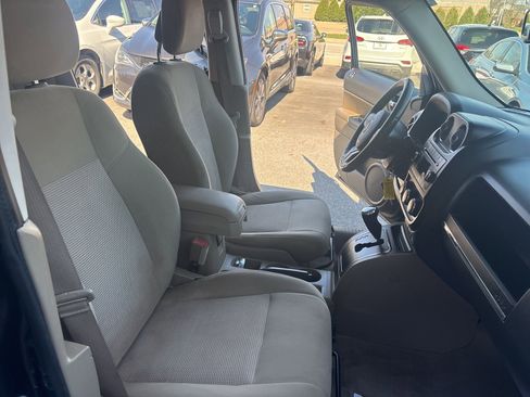 Used 2015 Jeep Patriot Latitude image 17