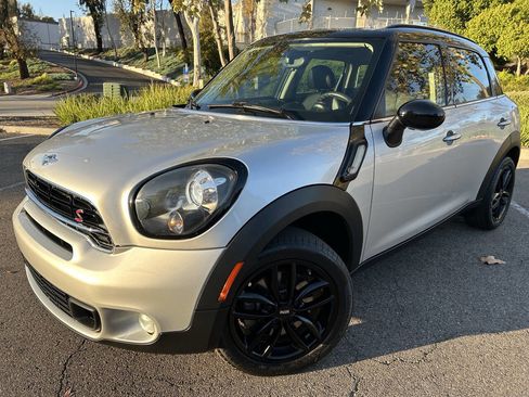 Used 2015 MINI Cooper Countryman S image 1