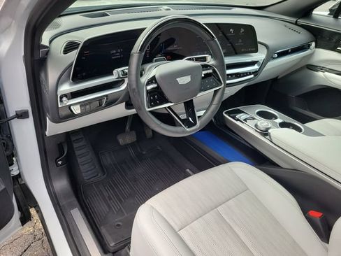 Used 2024 Cadillac Lyriq Luxury AWD/4WD image 26