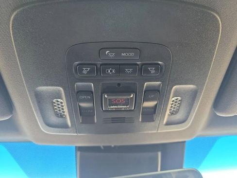 Used 2019 Toyota Avalon Limited image 43