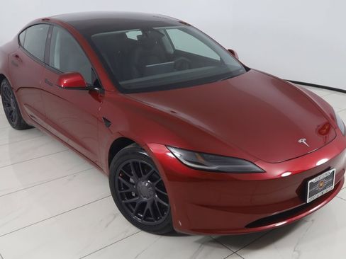 Used 2024 Tesla Model 3 Standard Range image 19