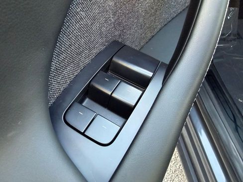 Used 2022 Tesla Model X image 15