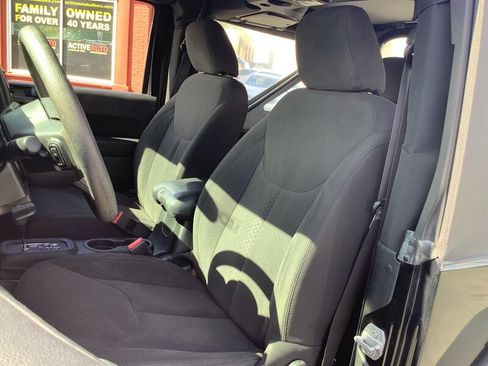 Used 2017 Jeep Wrangler Sport AWD/4WD image 11
