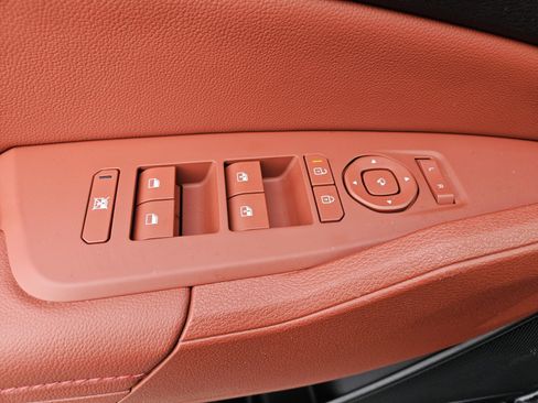 Used 2026 Kia Sportage SX image 30