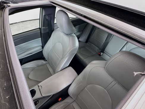 Used 2019 Toyota Avalon Limited image 14