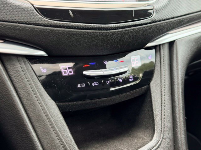 Used 2017 Cadillac XT5 Luxury w/ Driver Awareness Package AWD/4WD image 14