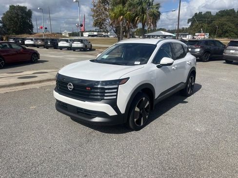 New 2025 Nissan Kicks SR image 4