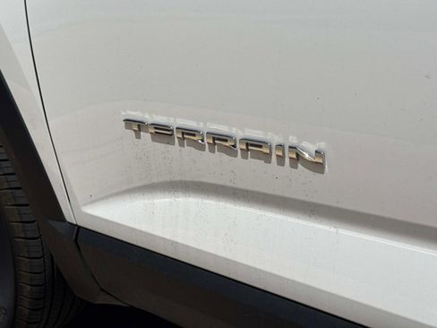 Used 2026 GMC Terrain Elevation image 4