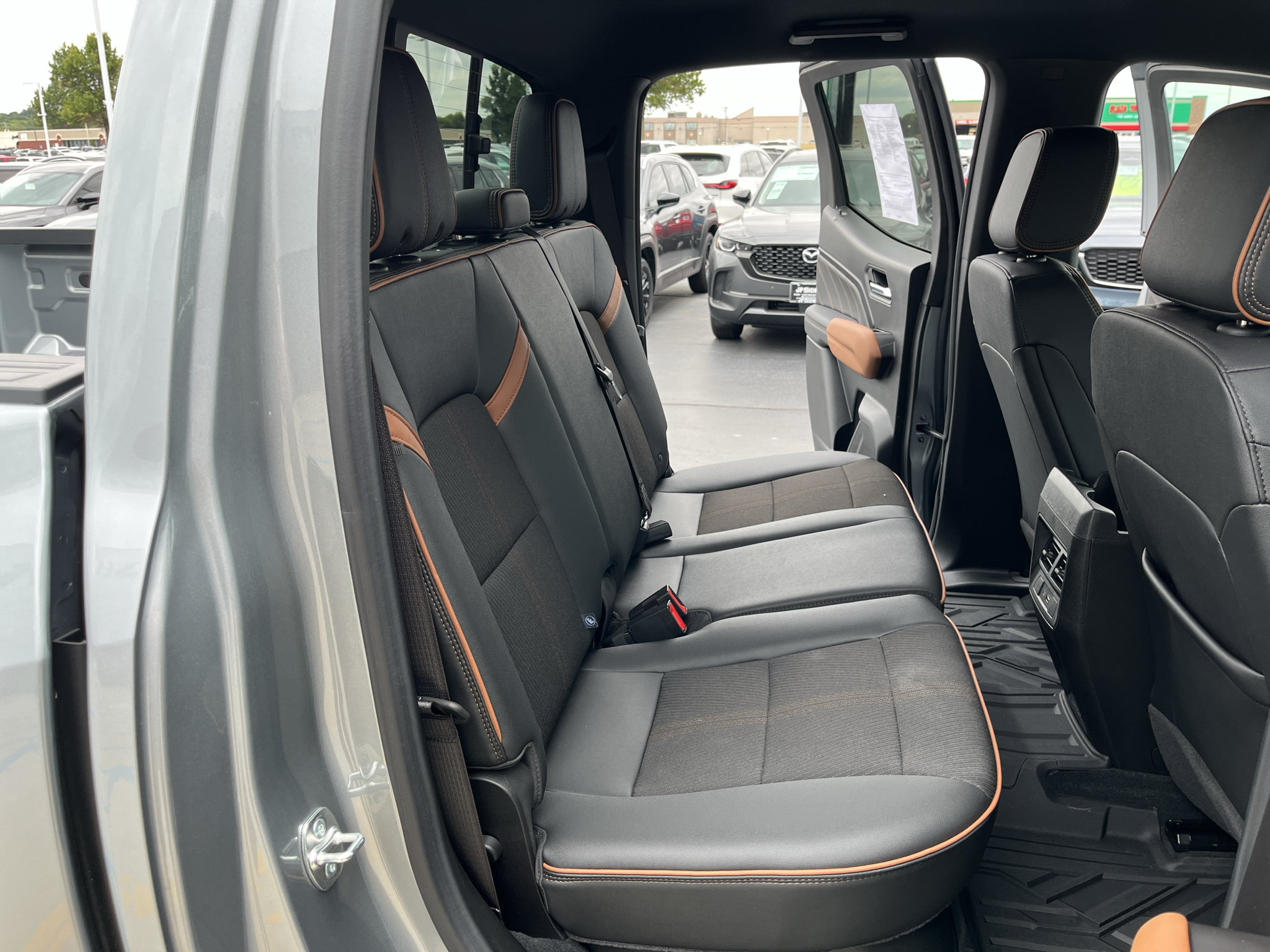 Used 2025 GMC Canyon AT4 AWD/4WD image 41