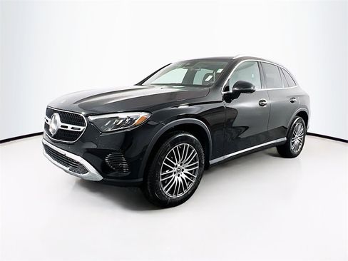 New 2025 Mercedes-Benz GLC 300 4MATIC image 3