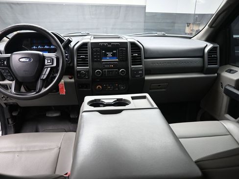 Used 2018 Ford F250 XL w/ Power Equipment Group image 9