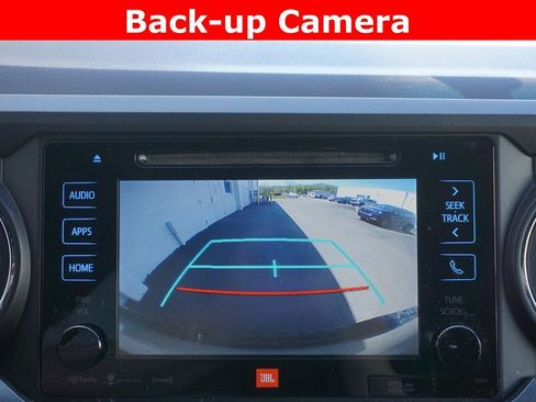 Used 2017 Toyota Tacoma TRD Off-Road AWD/4WD image 8