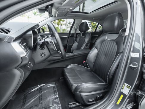 Used 2021 Genesis G70 2.0T w/ Elite Package image 7