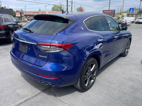 Used 2021 Maserati Levante image 3