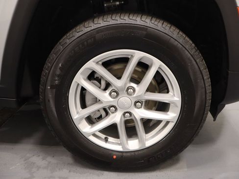 New 2026 Jeep Grand Cherokee Laredo image 27