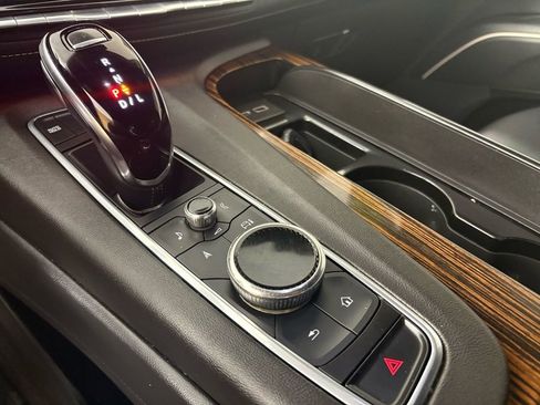 Used 2022 Cadillac Escalade ESV Luxury image 37