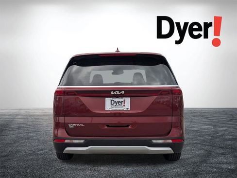 Used 2024 Kia Carnival LX FWD image 5
