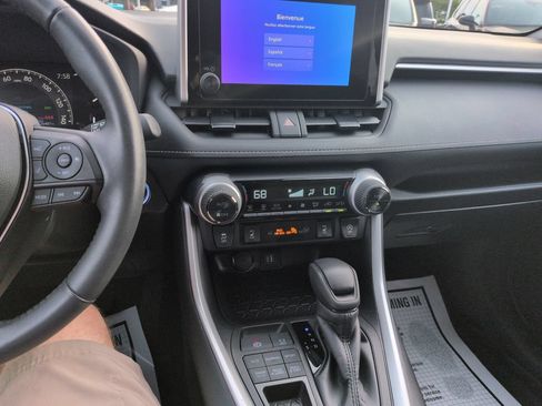 Certified 2025 Toyota RAV4 XLE AWD/4WD image 17